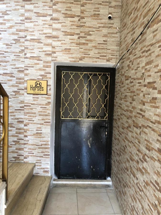 Horses House Apartman Karak Kültér fotó